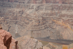 Endagstur fra Las Vegas til Grand Canyon West, totalt rip-off da det er privatejet, og de vil gerne tjene på det. Vil varmt anbefale at forsætte til Grand Canyon South, som er offentligt tilgængelig National Park, og har langt bedre udsigt over Grand Canyon. Men det kræver en overnatning i området. Svømmer man i penge, eller har ikke tid, så besøg endelig stedet her, udsigten er stadig god.
