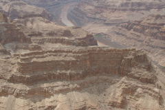 Endagstur fra Las Vegas til Grand Canyon West, totalt rip-off da det er privatejet, og de vil gerne tjene på det. Vil varmt anbefale at forsætte til Grand Canyon South, som er offentligt tilgængelig National Park, og har langt bedre udsigt over Grand Canyon. Men det kræver en overnatning i området. Svømmer man i penge, eller har ikke tid, så besøg endelig stedet her, udsigten er stadig god.