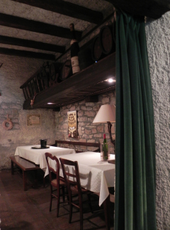 Til smagning hos Kuentz-Bas, Husseren-les-Châteaux, Alsace, Frankrig