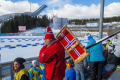 Skiskydningfan med kæmpeskralde, Holmenkollen, Oslo, Norge