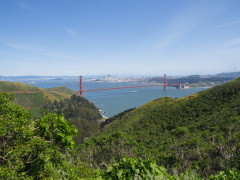 Golden Gate med San Francisco i baggrunden, set fra Marin Headlands.