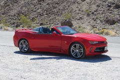 Vores lejebil, en Chevrolet Camaro Convertible, nu i Death Valley, USA