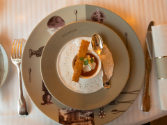 Fantastisk middag i et af Gastronomiens store templer, Restaurant Paul Bocuse i Lyon, Frankrig.