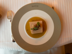 Fantastisk middag i et af Gastronomiens store templer, Restaurant Paul Bocuse i Lyon, Frankrig.