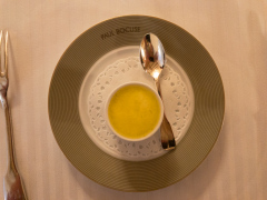 Fantastisk middag i et af Gastronomiens store templer, Restaurant Paul Bocuse i Lyon, Frankrig.