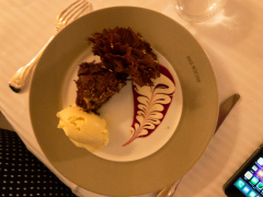 Fantastisk middag i et af Gastronomiens store templer, Restaurant Paul Bocuse i Lyon, Frankrig.