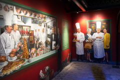 Fantastisk middag i et af Gastronomiens store templer, Restaurant Paul Bocuse i Lyon, Frankrig.
