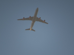 Airbus 340 fra SAS på vej hjem til København, her på vej henover Berkeley Marina