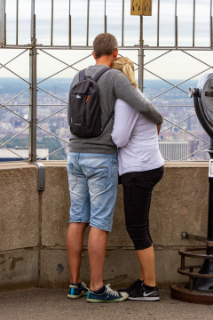 En kølig morgen på 86. etage af Empire State Building, New York, USA