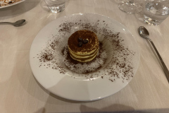 Middag på La locanda del Sorriso i Dogliani, Piemonte, Italien.