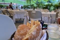 Middag på Il Torchio, Dogliani, Piemonte, Italien. Vores stamrestaurant når vi er i Dogliani, lækker mad til yderst rimelige priser.