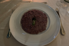 Middag på Il Torchio, Dogliani, Piemonte, Italien. Vores stamrestaurant når vi er i Dogliani, lækker mad til yderst rimelige priser.