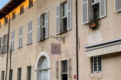 Middag på Da Francesco i Cherasco, Piemonte, Italien. Wauw, de smukkeste lokaler vi har spist i til dato, med vægmalerier fra helt tilbage til 1772. Og maden var også fantastisk.