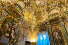 Middag på Da Francesco i Cherasco, Piemonte, Italien. Wauw, de smukkeste lokaler vi har spist i til dato, med vægmalerier fra helt tilbage til 1772. Og maden var også fantastisk.