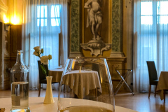 Middag på Da Francesco i Cherasco, Piemonte, Italien. Wauw, de smukkeste lokaler vi har spist i til dato, med vægmalerier fra helt tilbage til 1772. Og maden var også fantastisk.