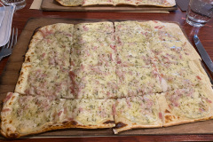 Tarte Flambée på Cheval Noir, Ribeauvillé, Alsace