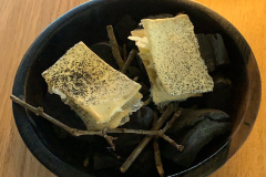Middag på den fantastiske 1 stjernede Michelinrestaurant l'Alchemille i Kaysersberg, Alsace, hvor køkkenchefen Jerome Jaegle tryller i køkkenet.