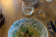 Middag på den fantastiske 1 stjernede Michelinrestaurant l'Alchemille i Kaysersberg, Alsace, hvor køkkenchefen Jerome Jaegle tryller i køkkenet.