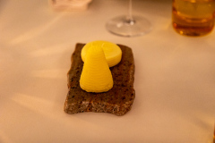 Middag på Auberge de l'Ill, en sublim og helt igennem fantastisk oplevelse. Holdt 3 Michelin stjerner i 46 år, indtil Michelin Guiden fik en hjerneblødning og tog den ene fra dem. Niveauet er stadig tårnhøjt, og totaloplevelsen blandt de allerbedste.