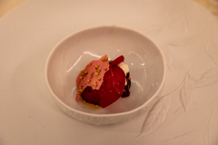 Middag på Auberge de l'Ill, en sublim og helt igennem fantastisk oplevelse. Holdt 3 Michelin stjerner i 46 år, indtil Michelin Guiden fik en hjerneblødning og tog den ene fra dem. Niveauet er stadig tårnhøjt, og totaloplevelsen blandt de allerbedste.