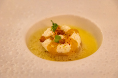 Middag på Auberge de l'Ill, en sublim og helt igennem fantastisk oplevelse. Holdt 3 Michelin stjerner i 46 år, indtil Michelin Guiden fik en hjerneblødning og tog den ene fra dem. Niveauet er stadig tårnhøjt, og totaloplevelsen blandt de allerbedste.