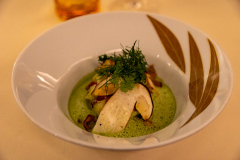 Middag på Auberge de l'Ill, en sublim og helt igennem fantastisk oplevelse. Holdt 3 Michelin stjerner i 46 år, indtil Michelin Guiden fik en hjerneblødning og tog den ene fra dem. Niveauet er stadig tårnhøjt, og totaloplevelsen blandt de allerbedste.