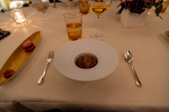 Middag på Auberge de l'Ill, en sublim og helt igennem fantastisk oplevelse. Holdt 3 Michelin stjerner i 46 år, indtil Michelin Guiden fik en hjerneblødning og tog den ene fra dem. Niveauet er stadig tårnhøjt, og totaloplevelsen blandt de allerbedste.