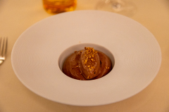 Middag på Auberge de l'Ill, en sublim og helt igennem fantastisk oplevelse. Holdt 3 Michelin stjerner i 46 år, indtil Michelin Guiden fik en hjerneblødning og tog den ene fra dem. Niveauet er stadig tårnhøjt, og totaloplevelsen blandt de allerbedste.