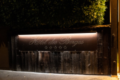 En lille tur rundt om restauranten, på vej tilbage til hotellets skønne 5 stjernede luksus venter.