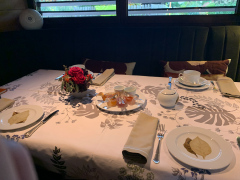 Morgenmad på Hotel des Berges, Auberge de l'Ills tilhørende 5 stjernede hotel. Sublim morgenmad med lækre lokale hjemmelavede delikatesser.