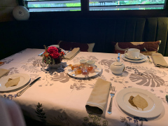 Morgenmad på Hotel des Berges, Auberge de l'Ills tilhørende 5 stjernede hotel. Sublim morgenmad med lækre lokale hjemmelavede delikatesser.