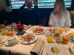 Morgenmad på Hotel des Berges, Auberge de l'Ills tilhørende 5 stjernede hotel. Sublim morgenmad med lækre lokale hjemmelavede delikatesser.