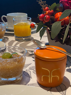 Morgenmad på Hotel des Berges, Auberge de l'Ills tilhørende 5 stjernede hotel. Sublim morgenmad med lækre lokale hjemmelavede delikatesser.