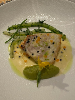 Endnu en skøn Michelin middag i Alsace, denne gang på 1 stjernede L'Atalier du Peintre i hjertet af Colmar. Dette er nok vores favorit restaurant, niveauet er konsistent på et højt niveau, og priserne er yderst rimelige, især deres frokostmenuer er et fund.