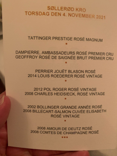 Champagnemiddag på Søllerød Kro sammen med Cathrine, Karsten, Glenn, Lene, Krisse og Olai med Roséchampagner fra Leisner Vine. Søllerød Kro leverer som altid fantastisk mad der matcher champagnerne. Og det blev kun endnu sjovere af at vi var 8 til at dele oplevelsen.